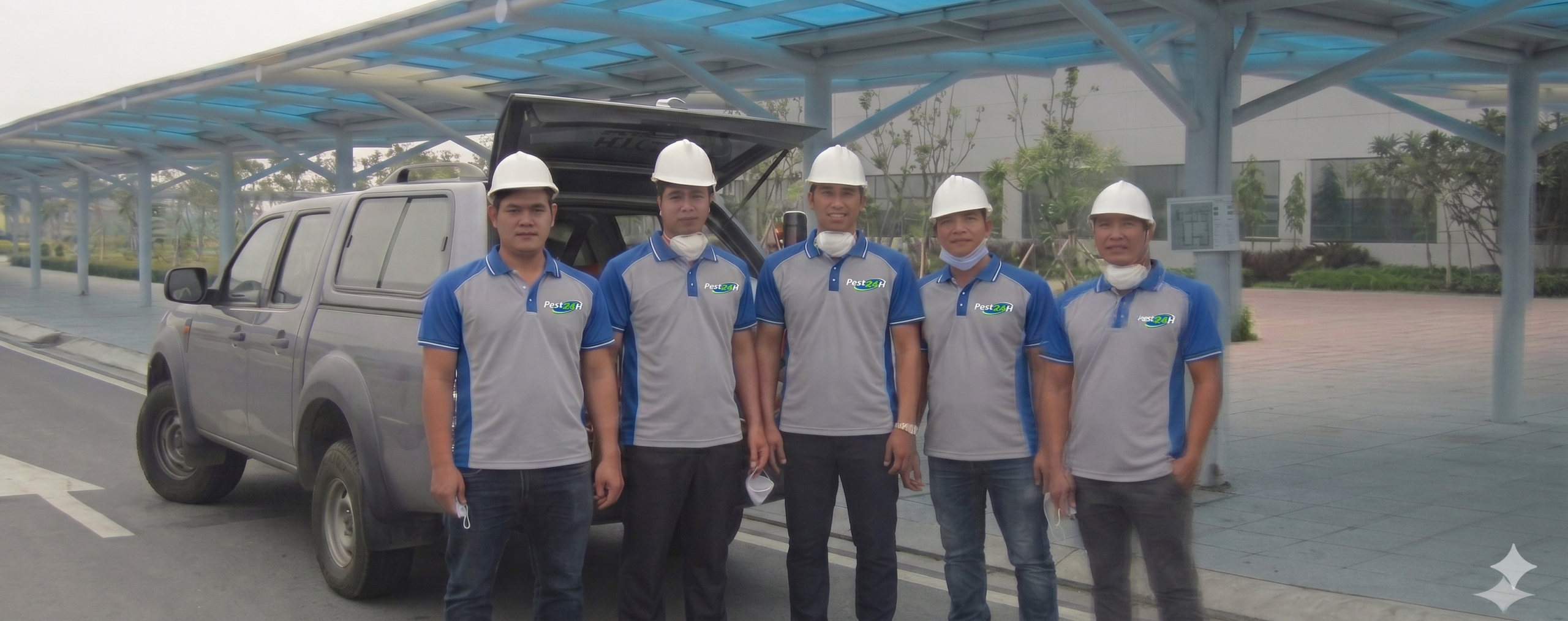 Kỹ thuật viên Diệt Mối 24H xử lý mối tại nhà khách hàng